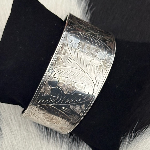 Jewelry - Vintage sterling silver etched cuff bracelet